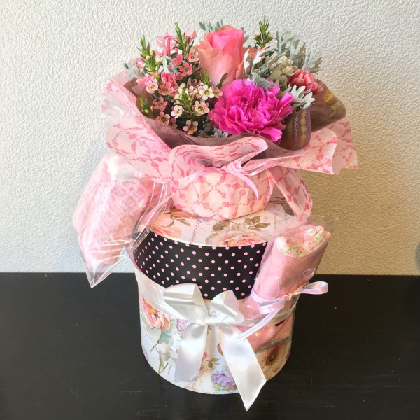 出産祝い おむつケーキ 花のギフトの配達なら知多市にしの台の花屋 花の生華園 せいかえん へ